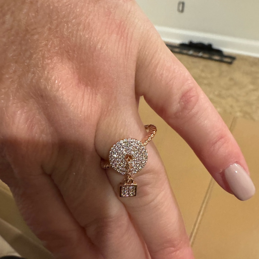 Elegant Rose Gold Women's Ring With Charm